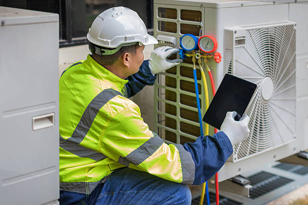 Professional Hvac technician working in Sheffield, IA